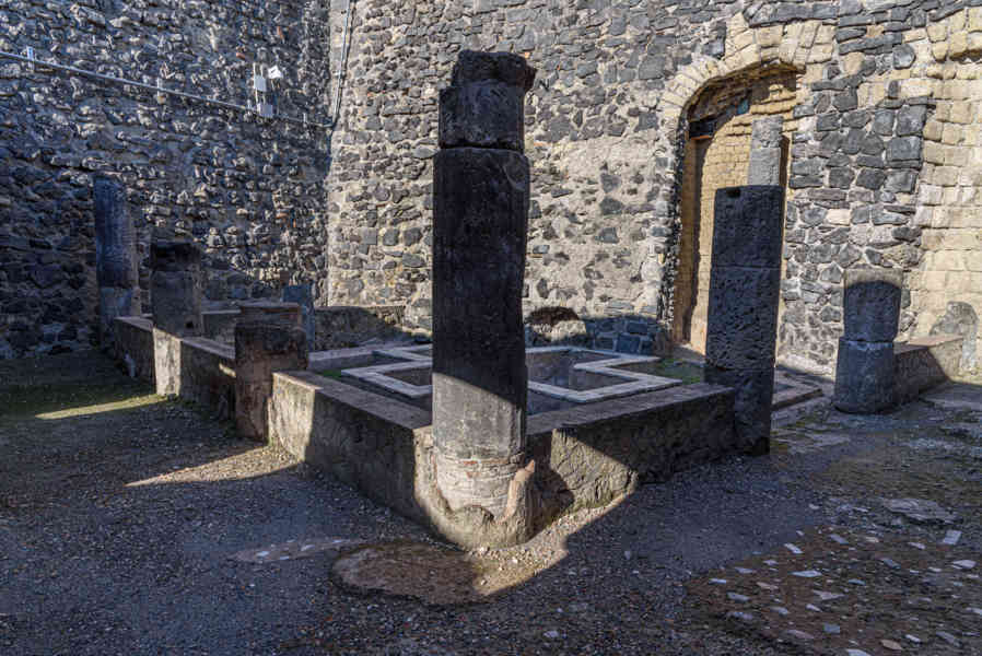 204 - Italia - Herculano - parque arqueológico de Herculano - Casa de Galba.jpg